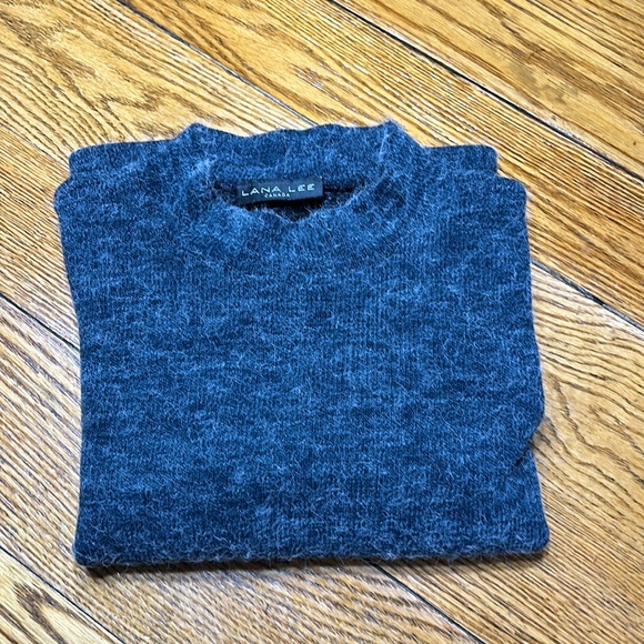 Lana Lee Canada blue knit sweater. Fabric and size tag missing. Size Medium. - Picture 14 of 15